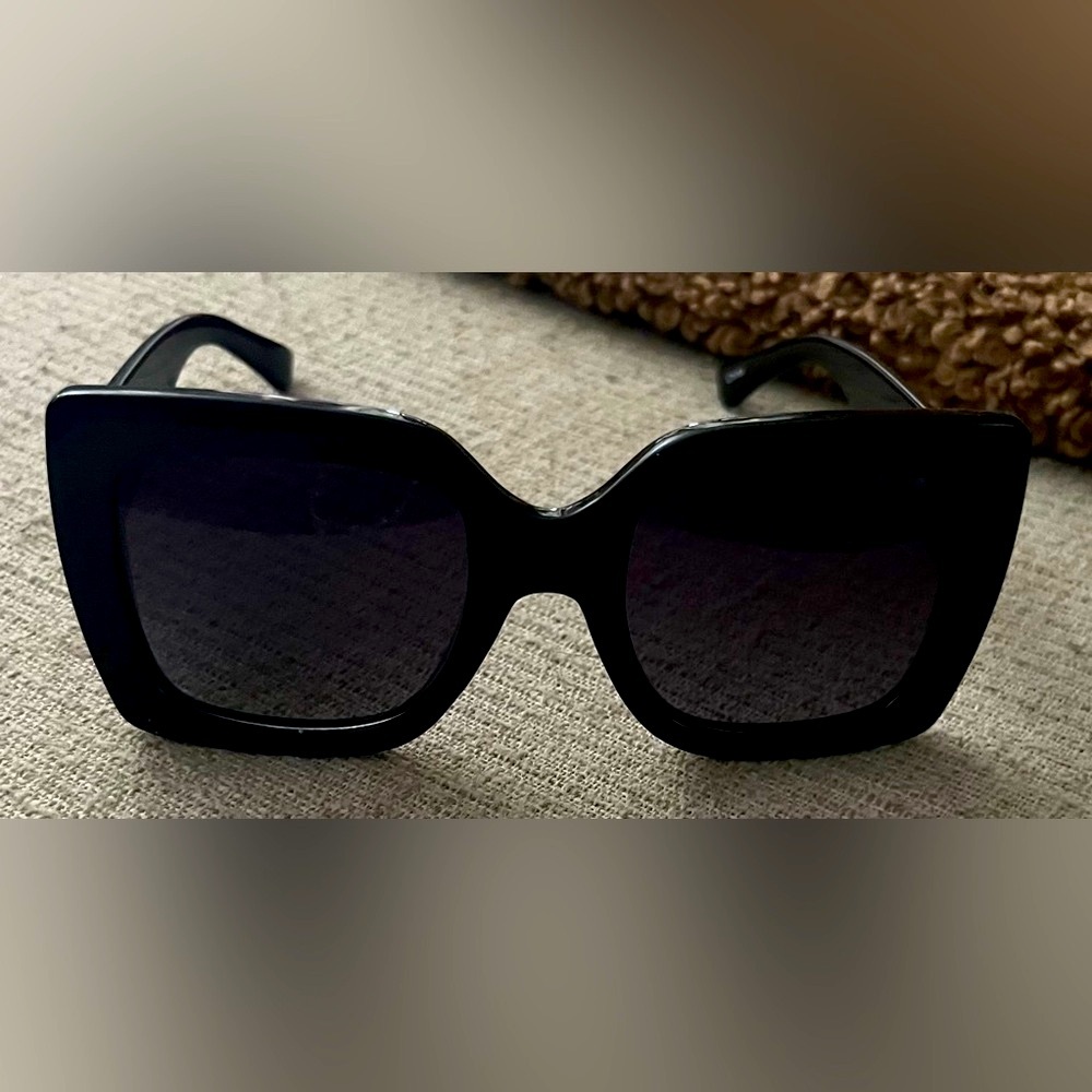 Oversized Black Stylle Sunglasses